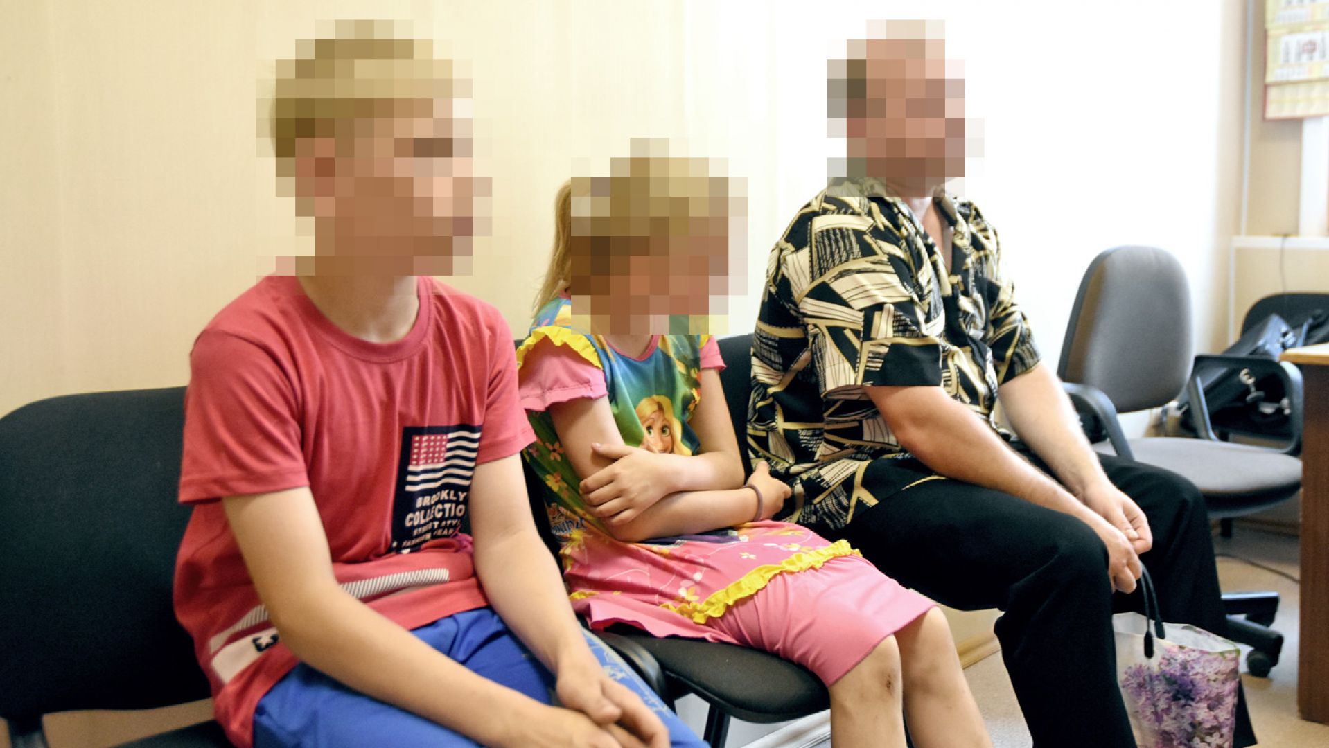 «Сожитель бывшей жены месяцами издевается над моими детьми»
