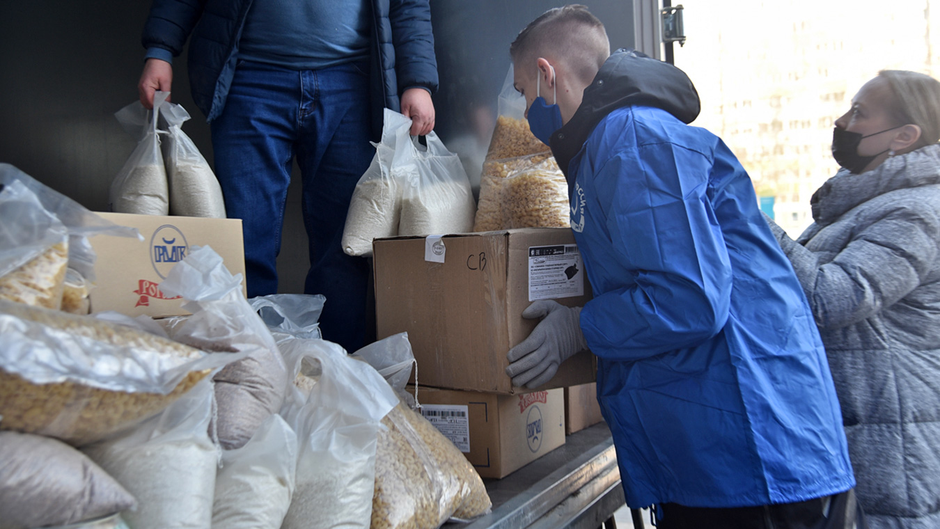 Липчане собирают гуманитарную помощь жителям Донбасса