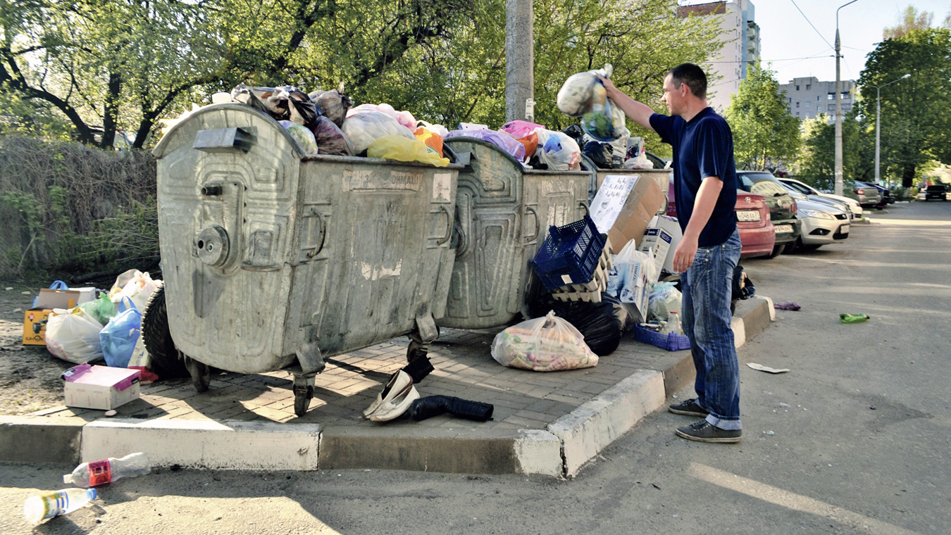 В Липецке в мусорном баке нашли труп