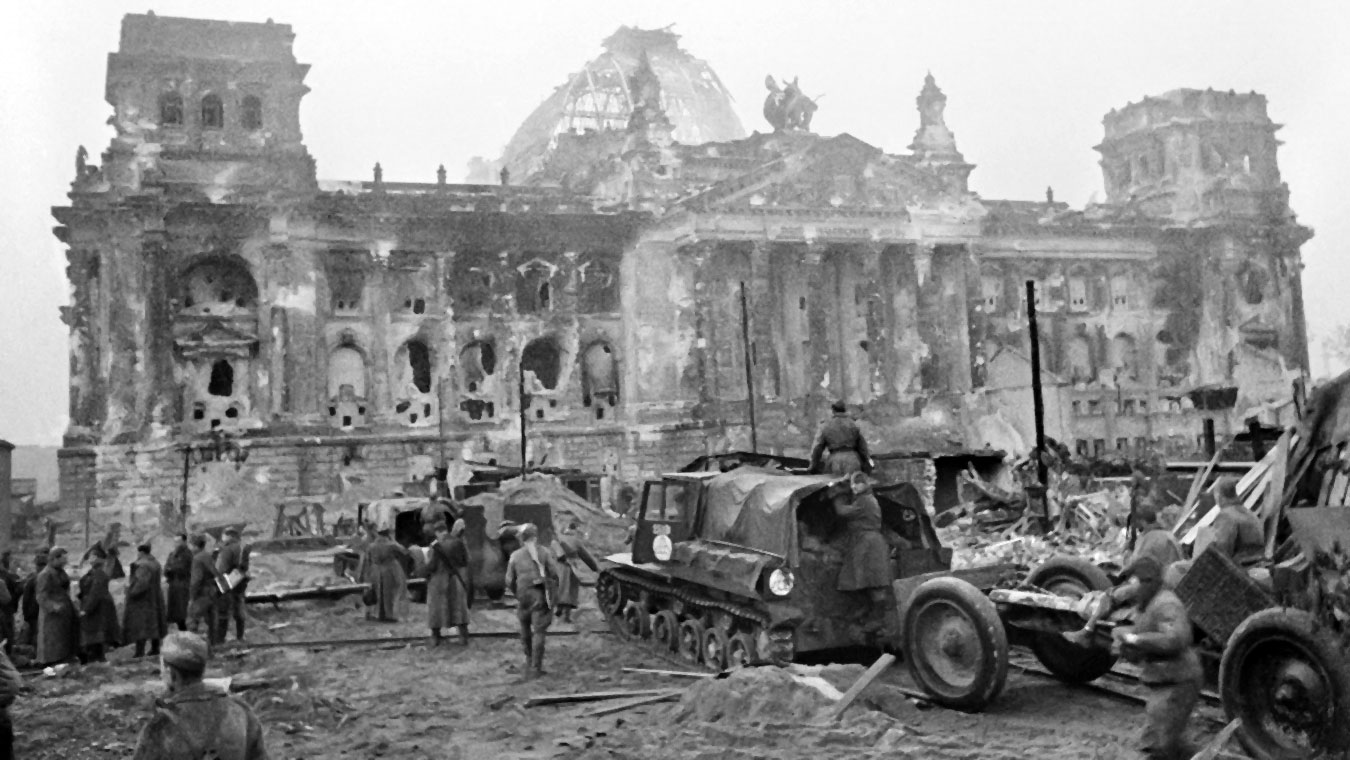 Погиб при штурме Берлина за 10 дней до Победы