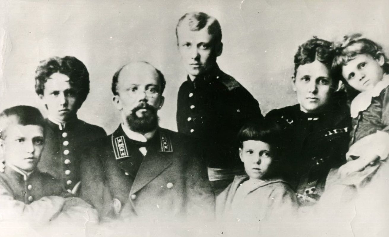 Ани Лорак кеудеше мен трусикисіз жалаңаш