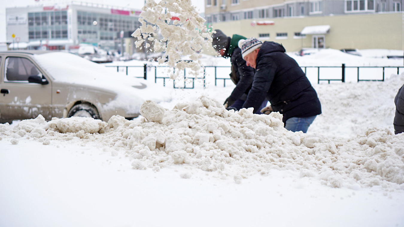 Как Воронеж загибался от снега