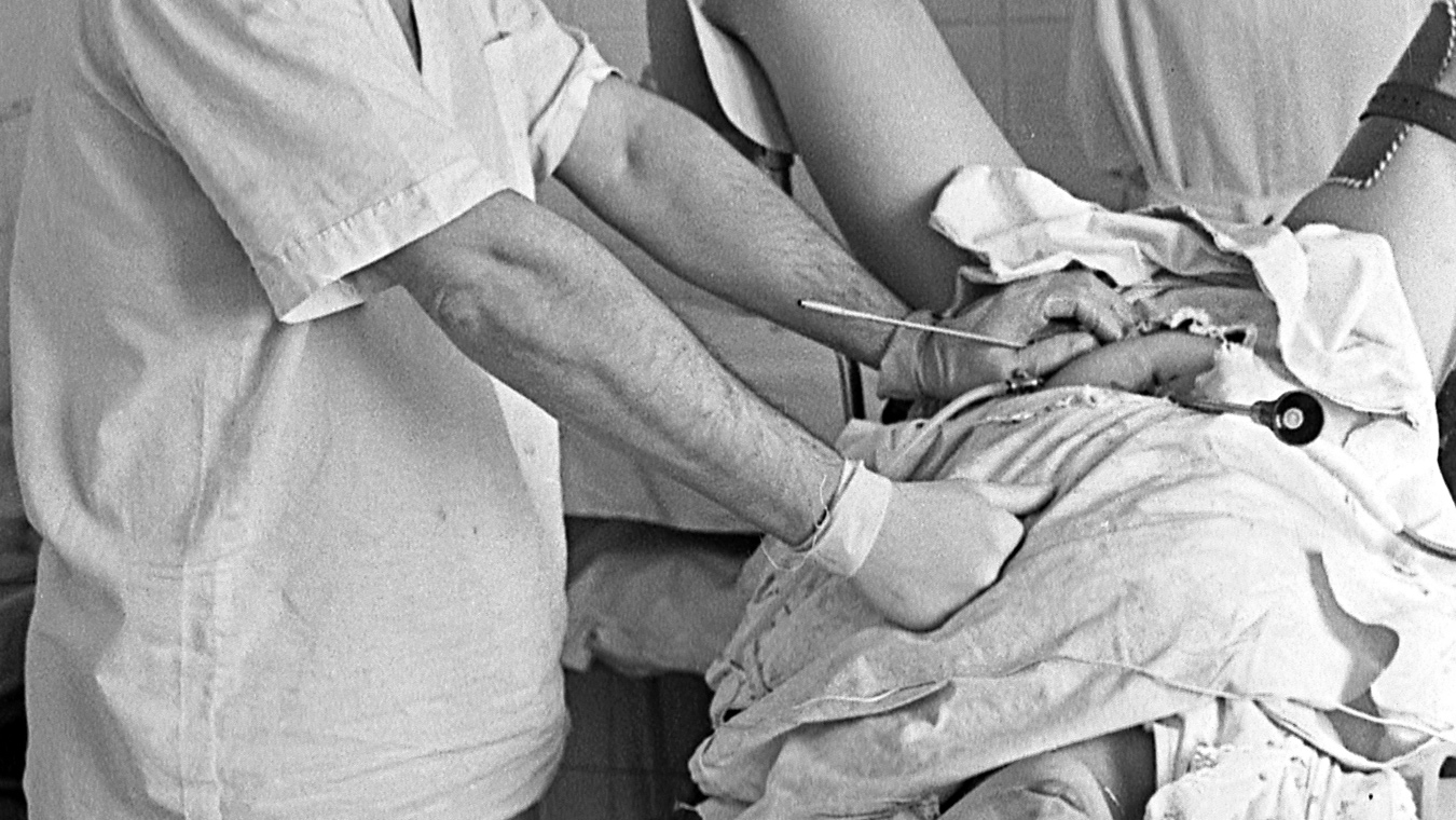 «Это чудовище придавило меня к гинекологическому креслу и стало вытворять чёрт з...
