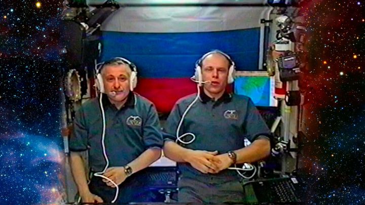 За что Воронежу передают приветы с орбиты?