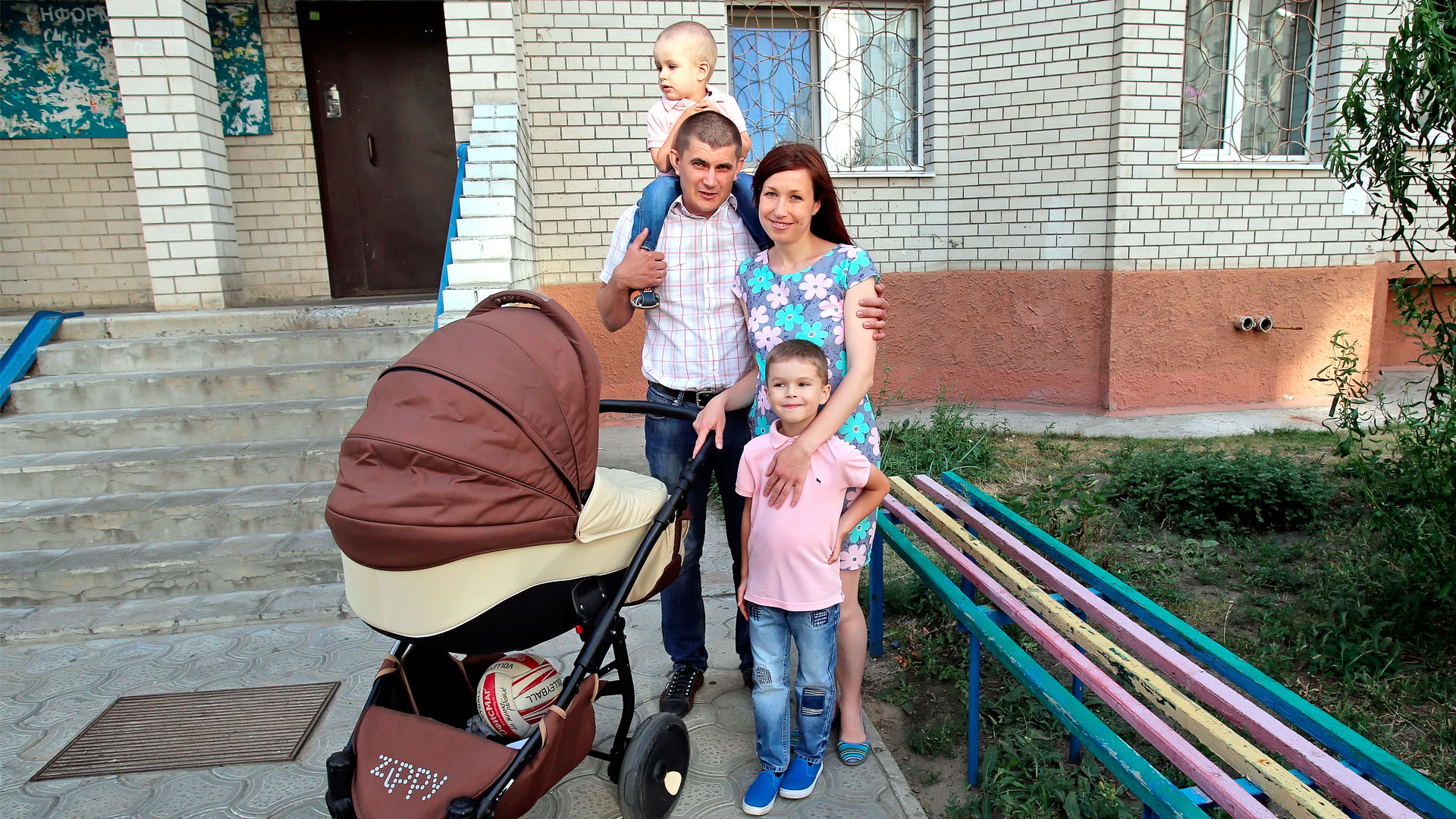 Жительница Воронежа родила у подъезда многоэтажки